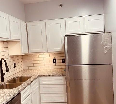 4th image of 900 19th Ave S APT 102