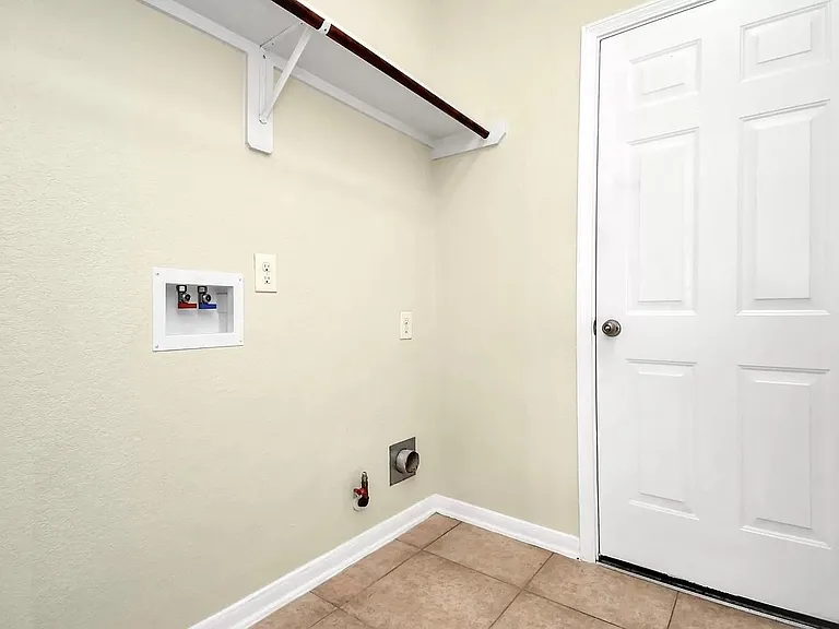 6315 Bain Dr — Photo 41