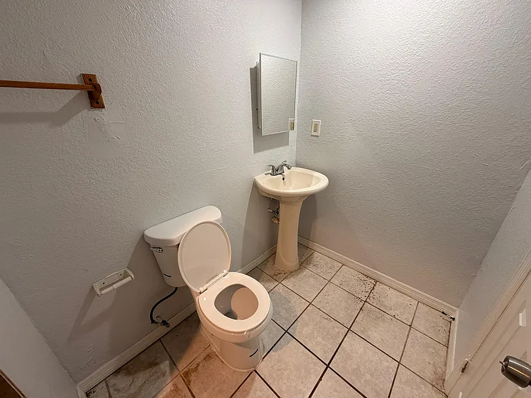 1015 S Rio Grande Ave #A — Photo 6