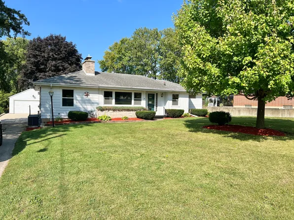 701 4th Ave, Dixon, IL 61021