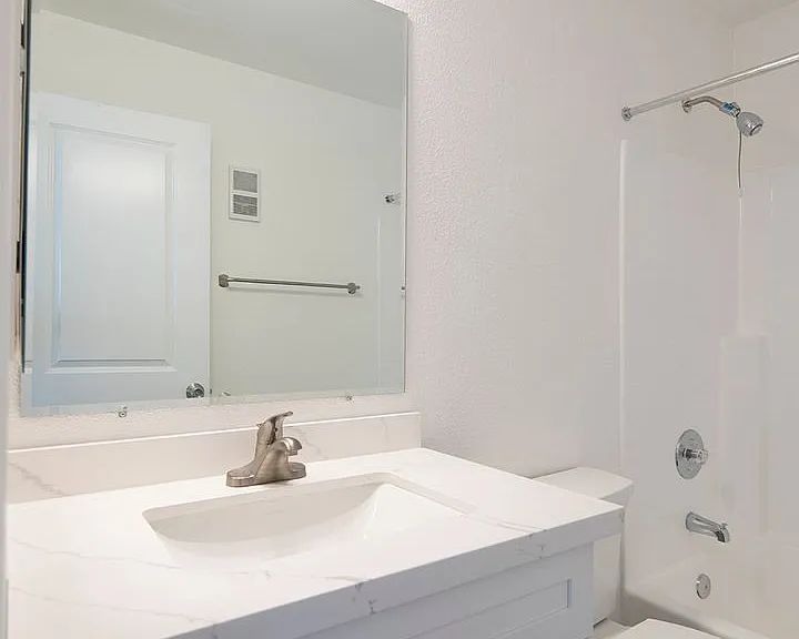 Mission Pacific Apartments — Photo 119
