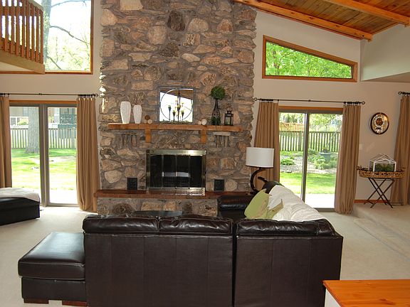 2nd image of 822 Graegin Pl