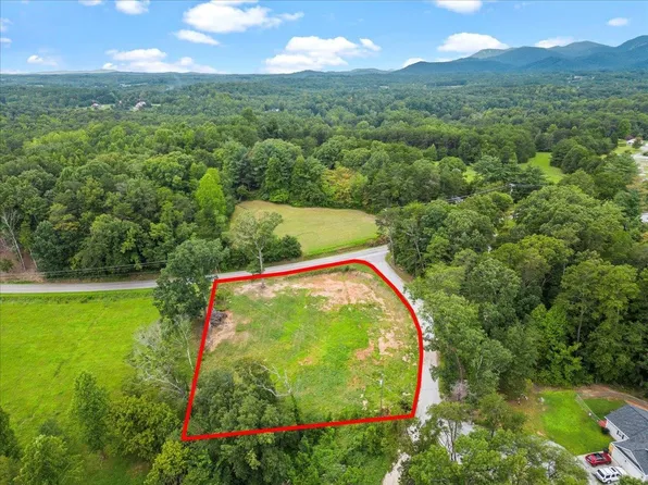 130 Acorn Dr, Landrum, SC 29356