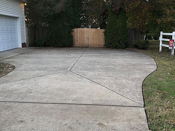 5th image of 108 Vassar Ct
