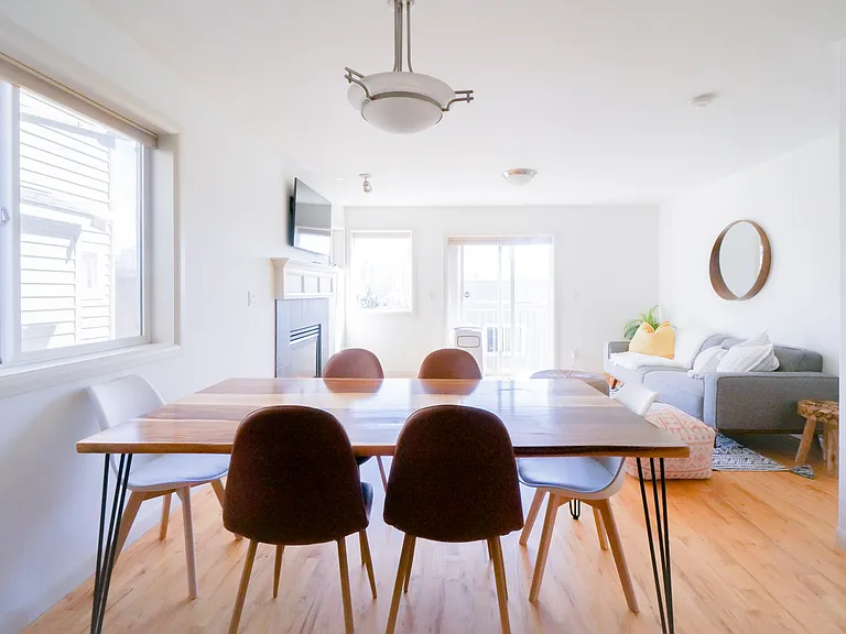 1018 Taylor Ave N #C — Photo 12