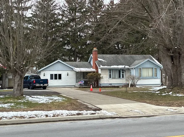 1340 Borden Rd, Depew, NY 14043