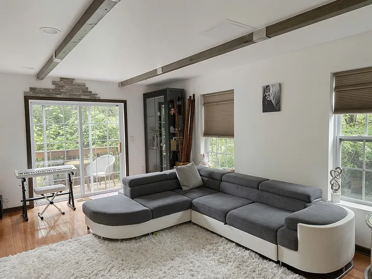 10 Russell Ct — Photo 25