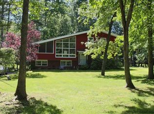 15 Whitney Dr, Woodstock, NY 12498