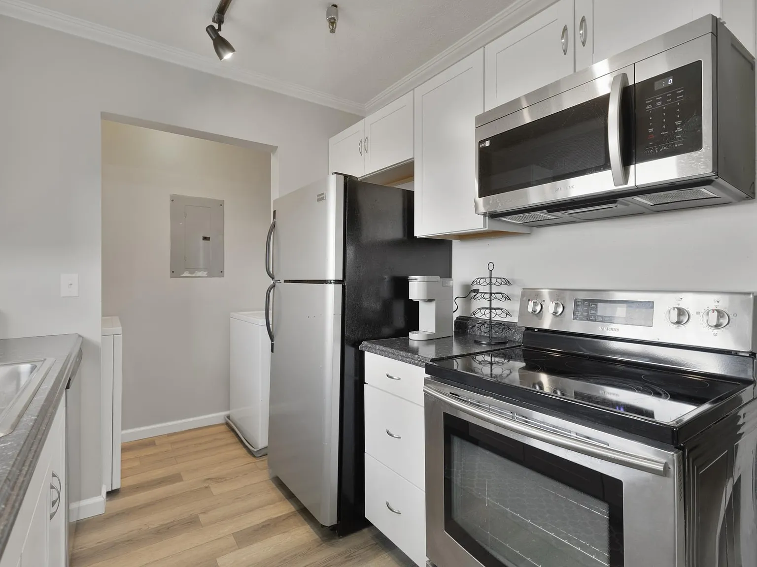 2 bed, 1000 sqft, $1,475 — Photo 4
