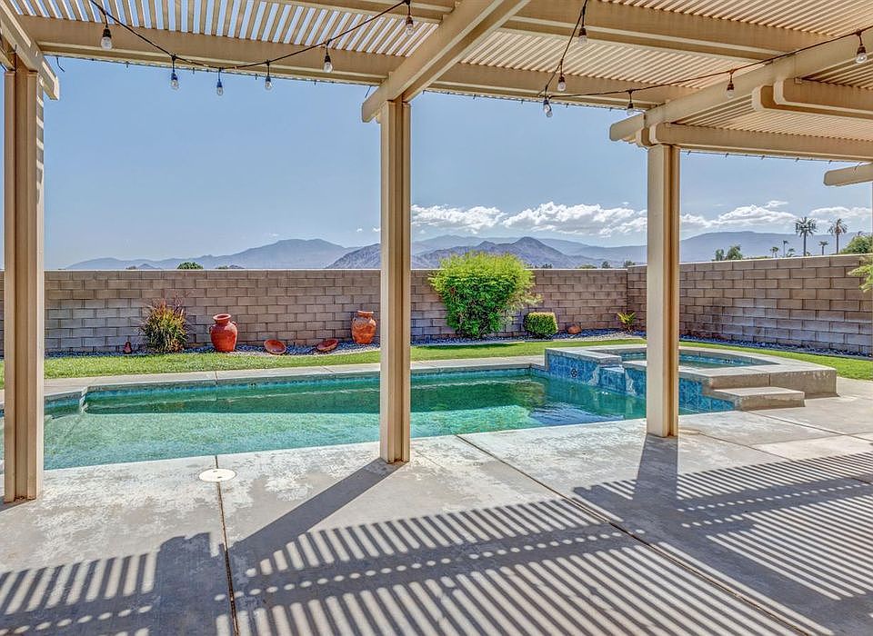 1st image of 78327 Calico Glen Dr