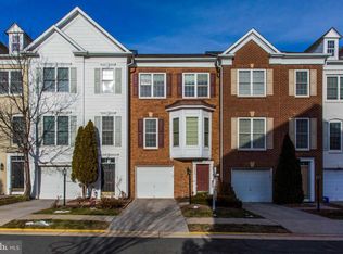 2446 Terra Cotta Cir, Herndon, VA 20171