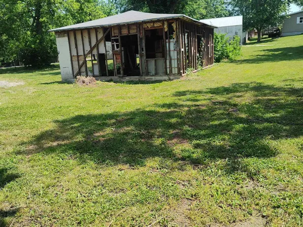 522 Indiana Ave, Holton, KS 66436