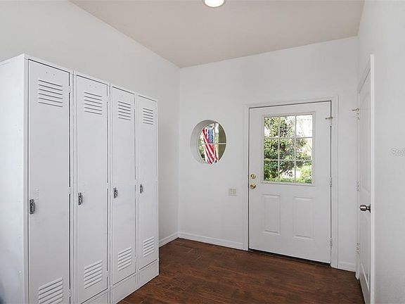 4th image of 2346 Melrose Dr