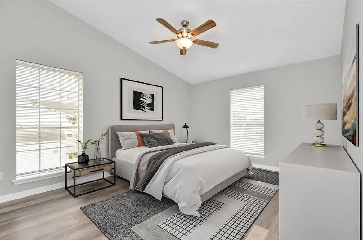 2 bed, 1.0 bath, 956 sqft, $1,400 — Photo 2