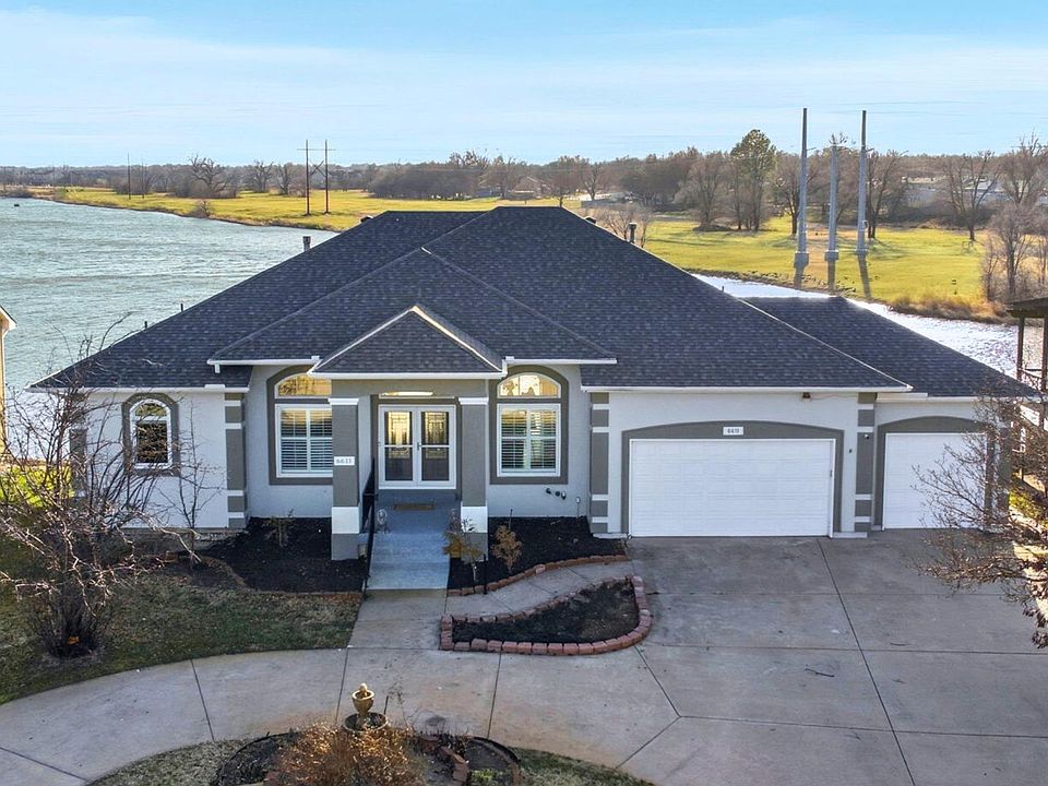 1st image of 6611 W Briarwood Cir
