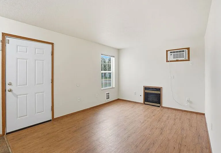 13221 E 31st Ct #2 — Photo 6
