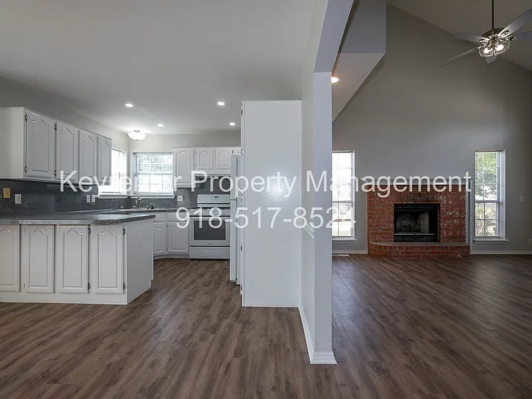 9504 E 99th Pl — Photo 8