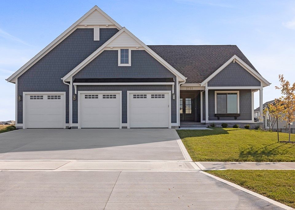 1st image of 2711 NW Cedarwood Dr