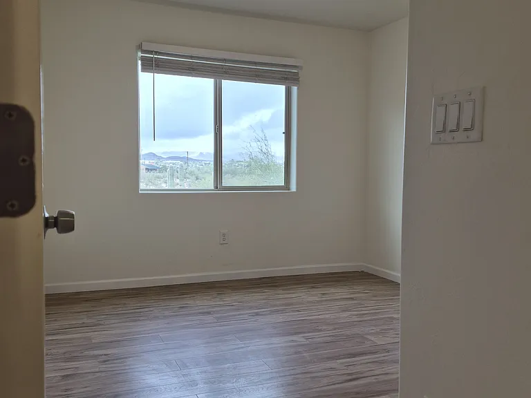 299 N Hasman Dr — Photo 6