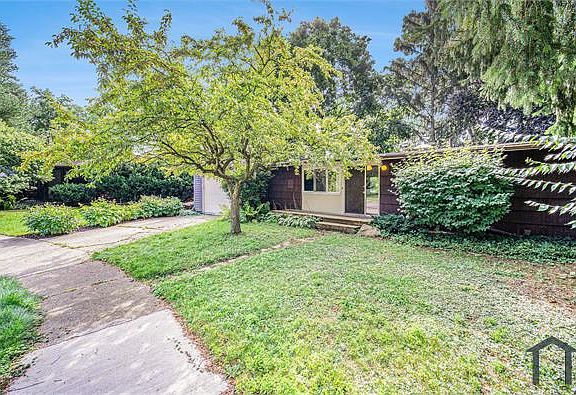 3rd image of 1020 Traver Ct