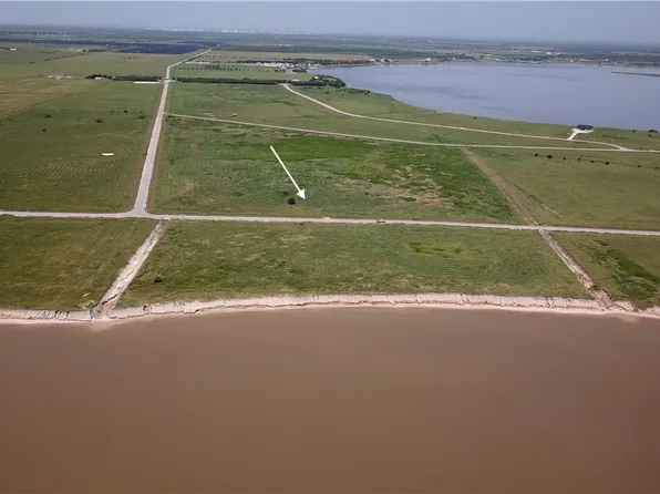 209 N Driftwood Shrs, Pt Lavaca, TX 77979