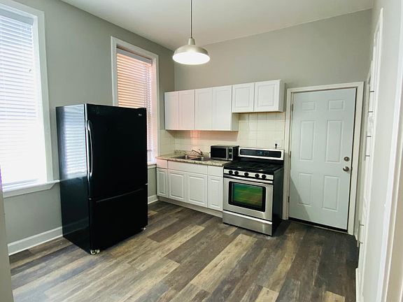 4th image of 3319 S Lowe Ave #1REAR