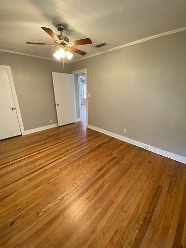 307 E College St #1/2 Photo 1