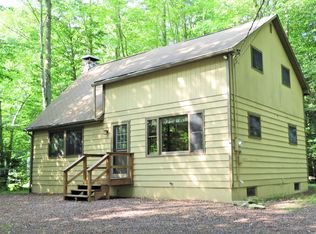 324 Canoe Brook Rd, Pocono Pines, PA 18350