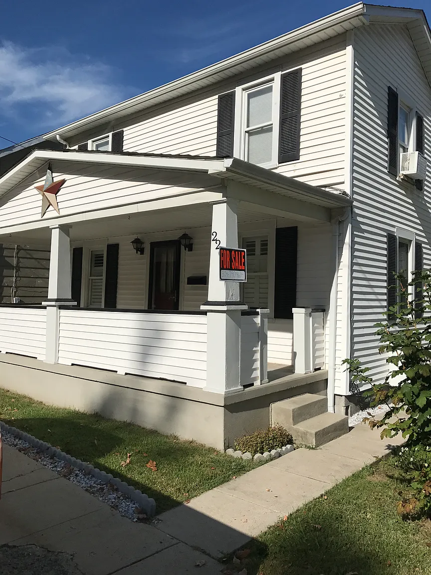 220 Water St photo 1