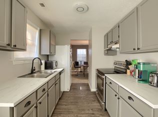 242 Gate House Rd, Newport News, VA 23608