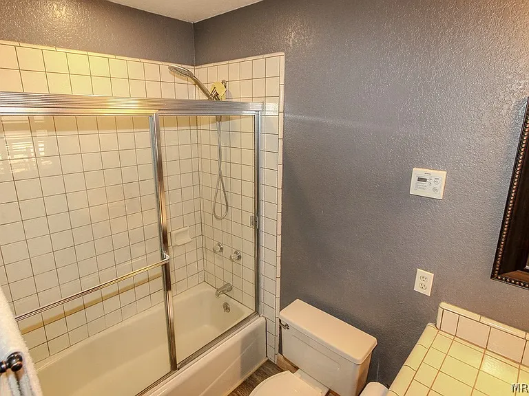1064 Pine Ln — Photo 23