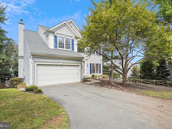 3rd image of 46428 Thornwood Ct