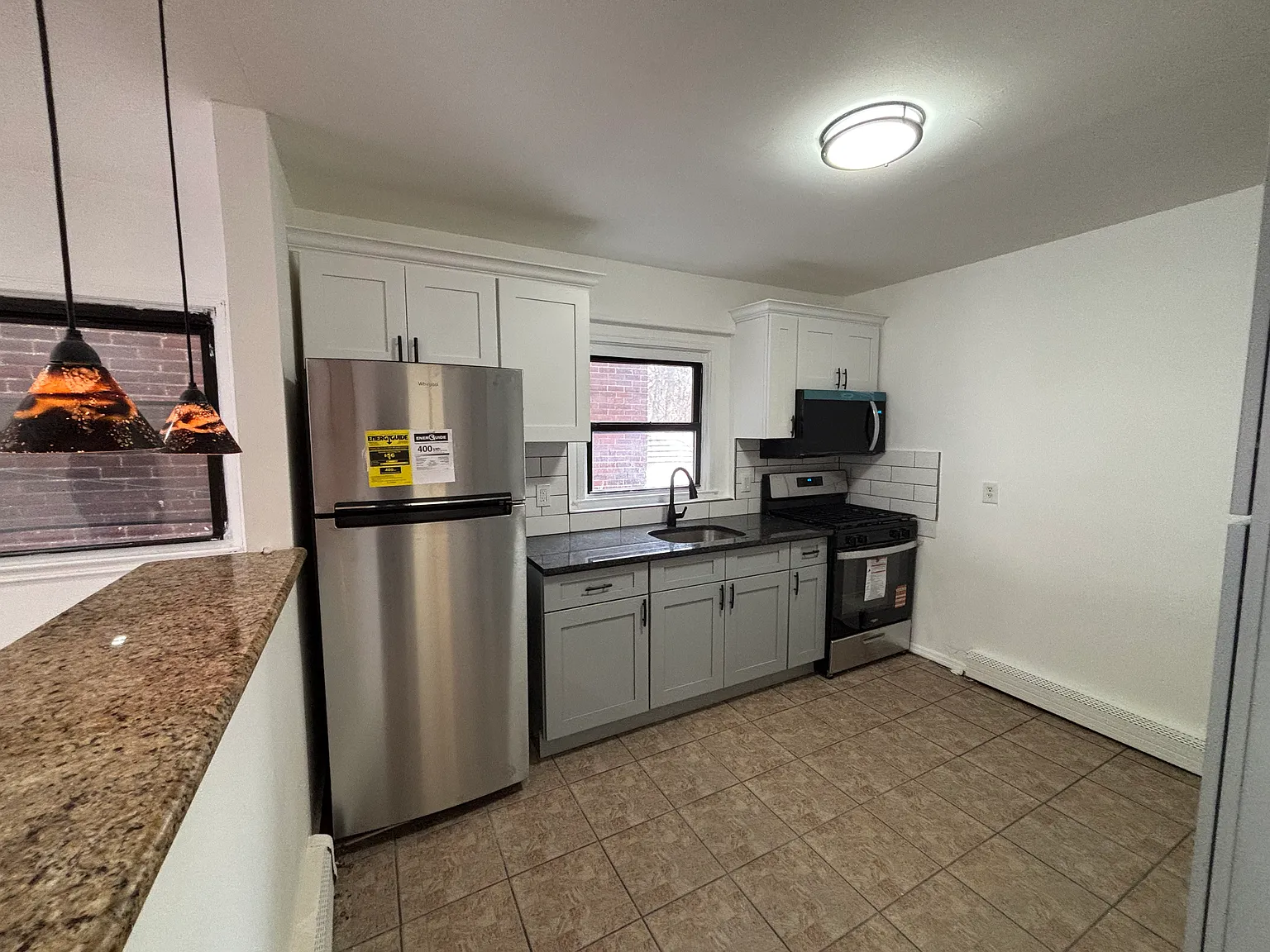 2 bed, 1800 sqft, $1,875 — Photo 3