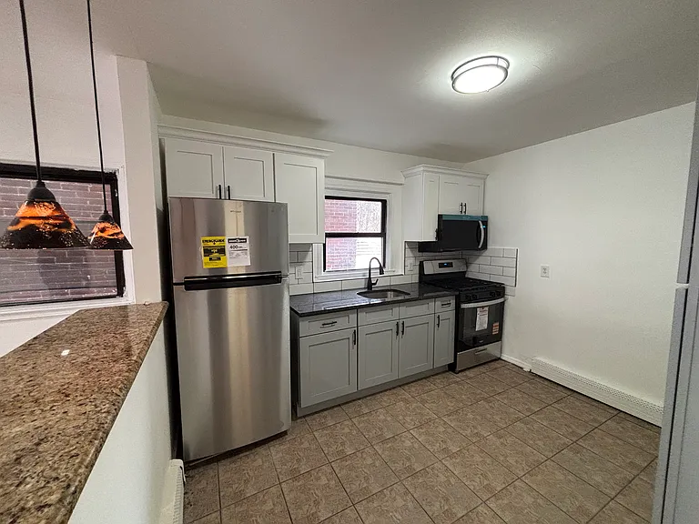 699 N 5th St #1 — Photo 3