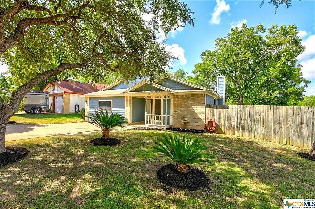 4 bed, 1536 sqft, $2,200 — Photo 2