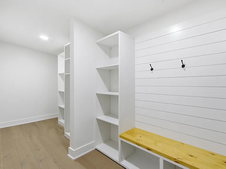 130 McKinley Dr — Photo 19
