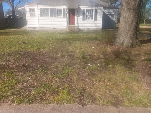 1501 Linwood Dr, Parsons, KS 67357