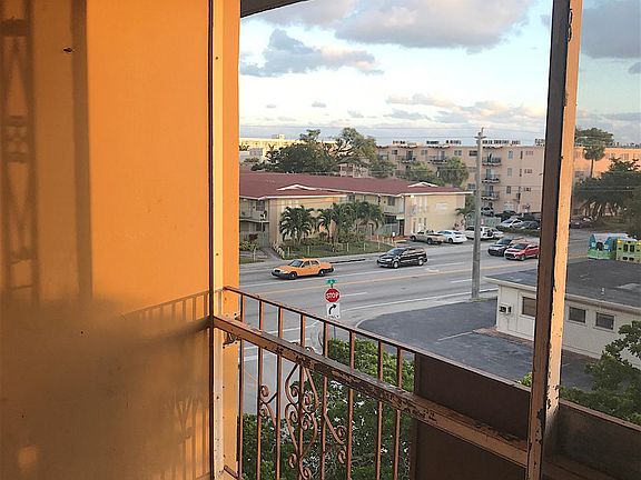 4th image of 13480 NE 6th Ave APT 312