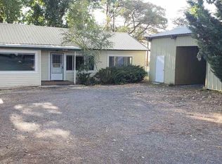 609 Lichens Rd, Montague, CA 96064