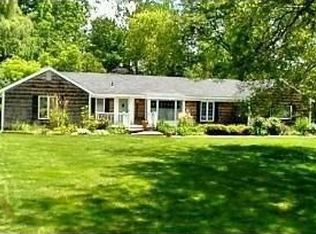 5555 Kenmoor Rd, Bloomfield Hills, MI 48301