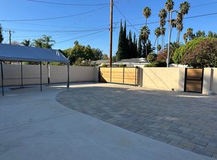 19140 Strathern St, Reseda, CA 91335