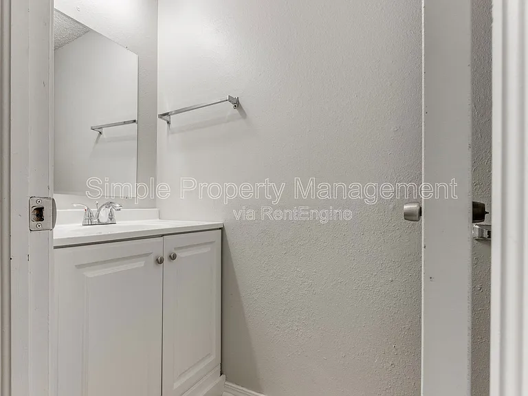 8508 Candlewood Dr — Photo 12