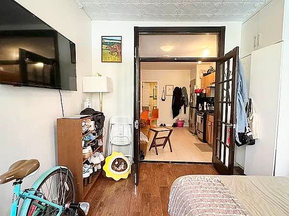 2nd image of 607 E 11th St #20B