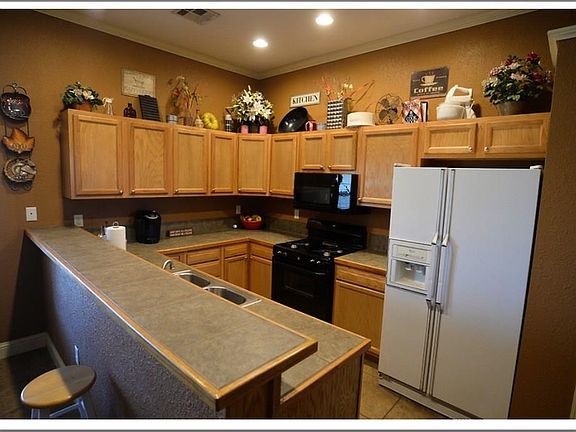 5th image of 105 Mesquite Ave