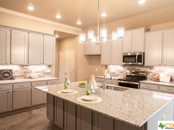 1018 Winchester Dr, Nolanville, TX 76559