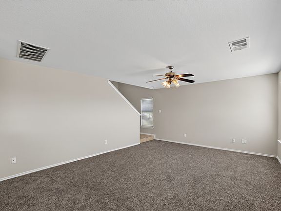 5th image of 318 Wimberley St