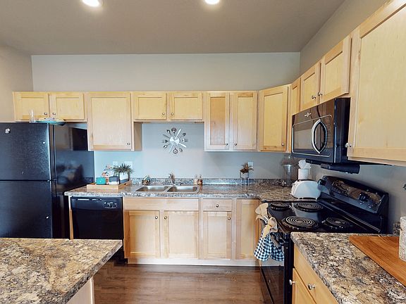 Ample Kitchen Cabinet Storage