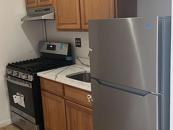 3rd image of 235 E 84th St APT 39