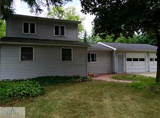 6215 W Lake Dr, Haslett, MI 48840