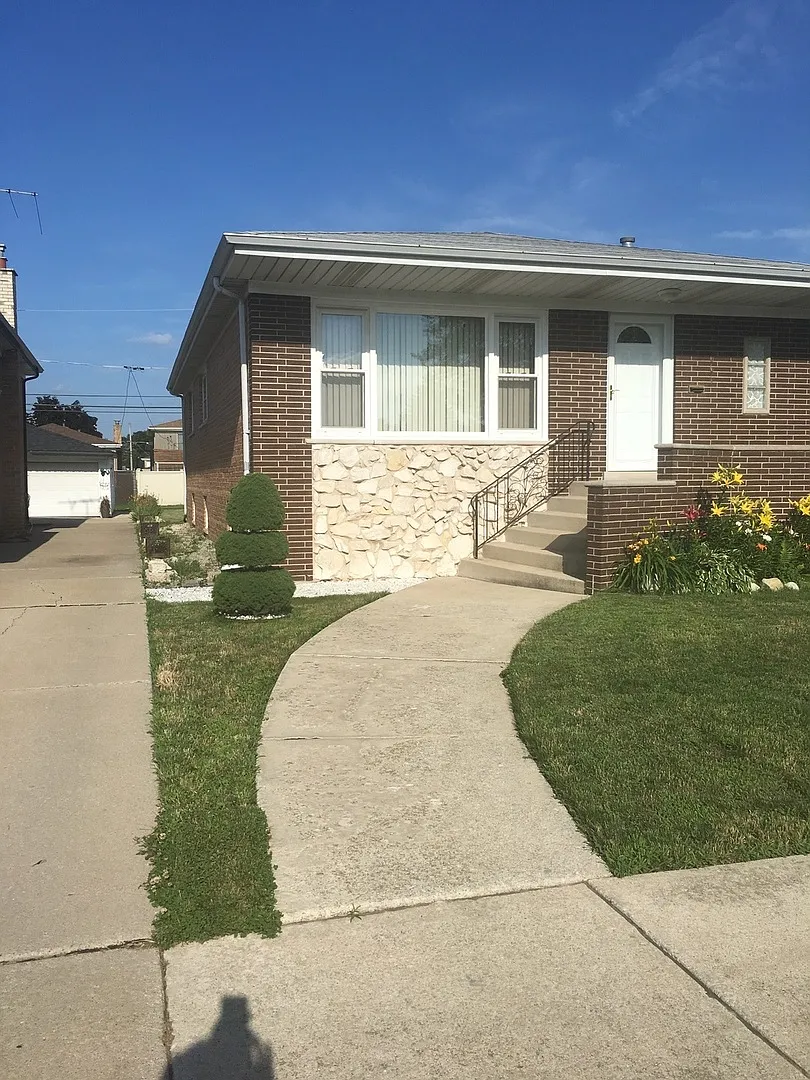 661 Muskegon Ave photo 1